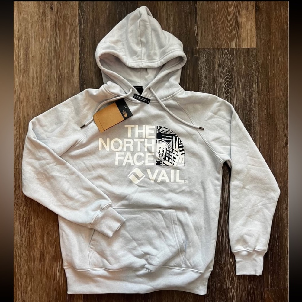 New with tags! Women’s North Face x Vail Ski Resort Hoodie size small